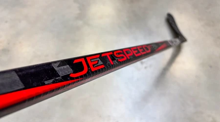 RECENZIA: CCM JetSpeed FT7 Pro – rýchle strely, ľahkosť a cit pre puk